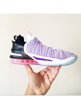 Nike LeBron XVIII Basketball Sneakers Size 7Y / 8.5 Women
